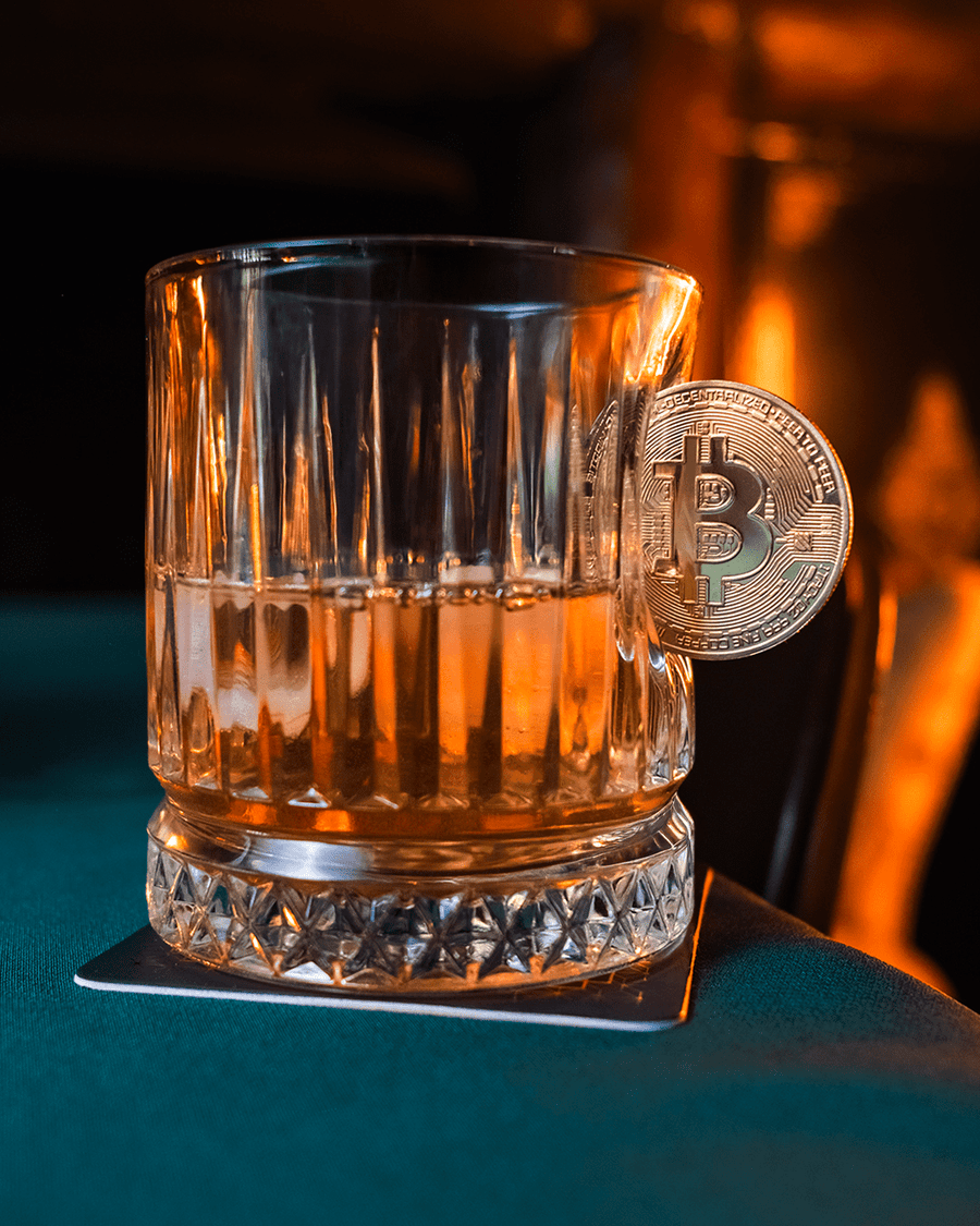 Bellore Set Cadou 2 Pahare Speciale de Whisky din Cristal de Lux cu Monedă Bitcoin, 355ml
